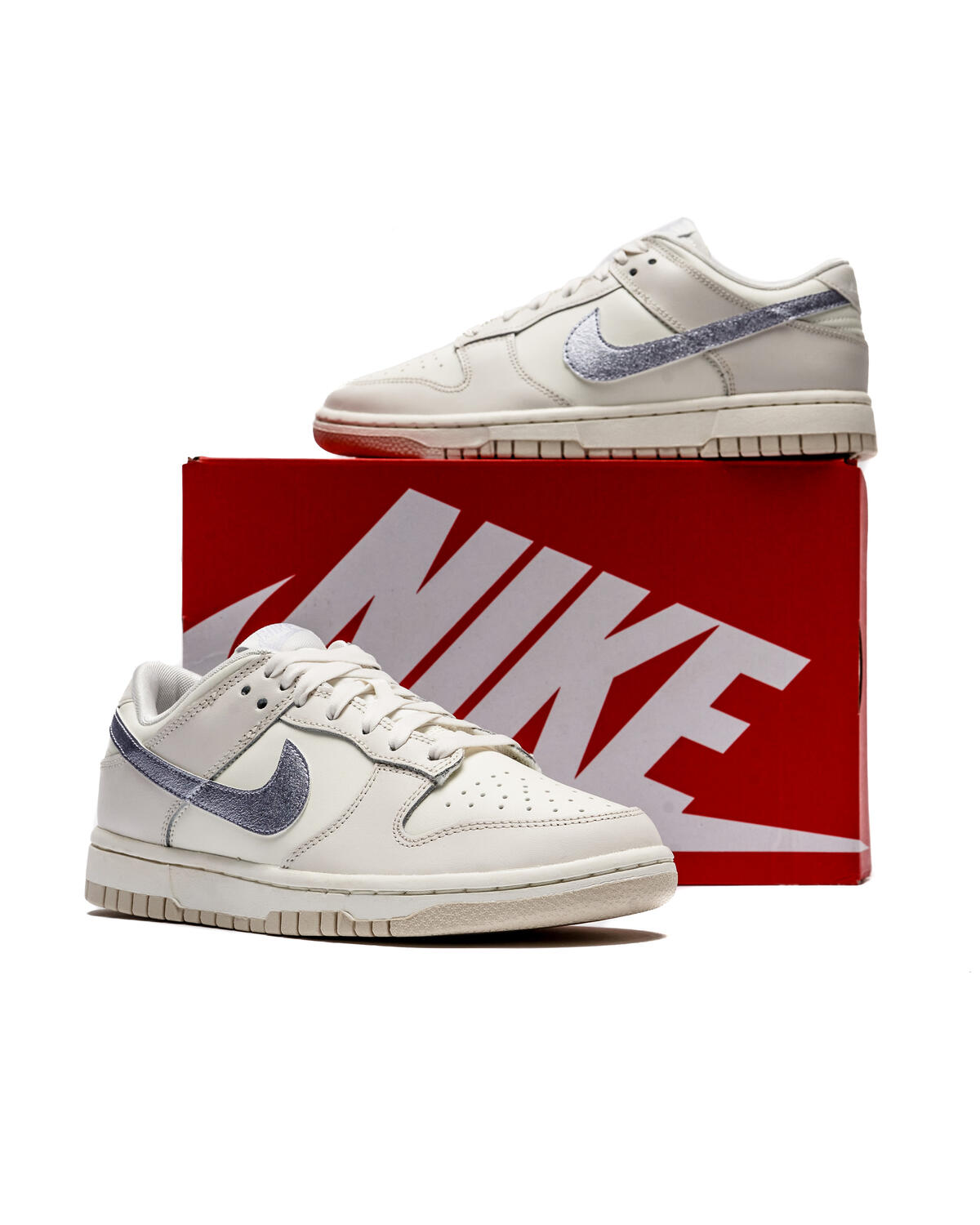 nike wmns dunk low beige